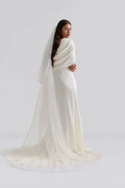 Cathedral blusher veil