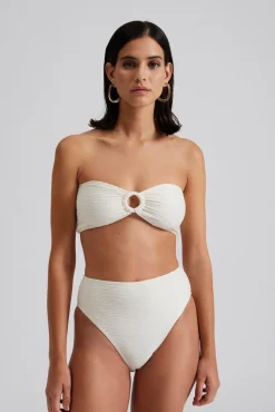 Lisa bikinitrosor