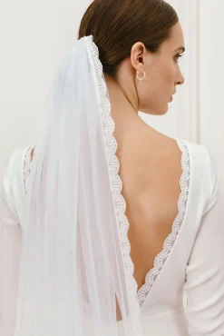 Meghan spetsslöja